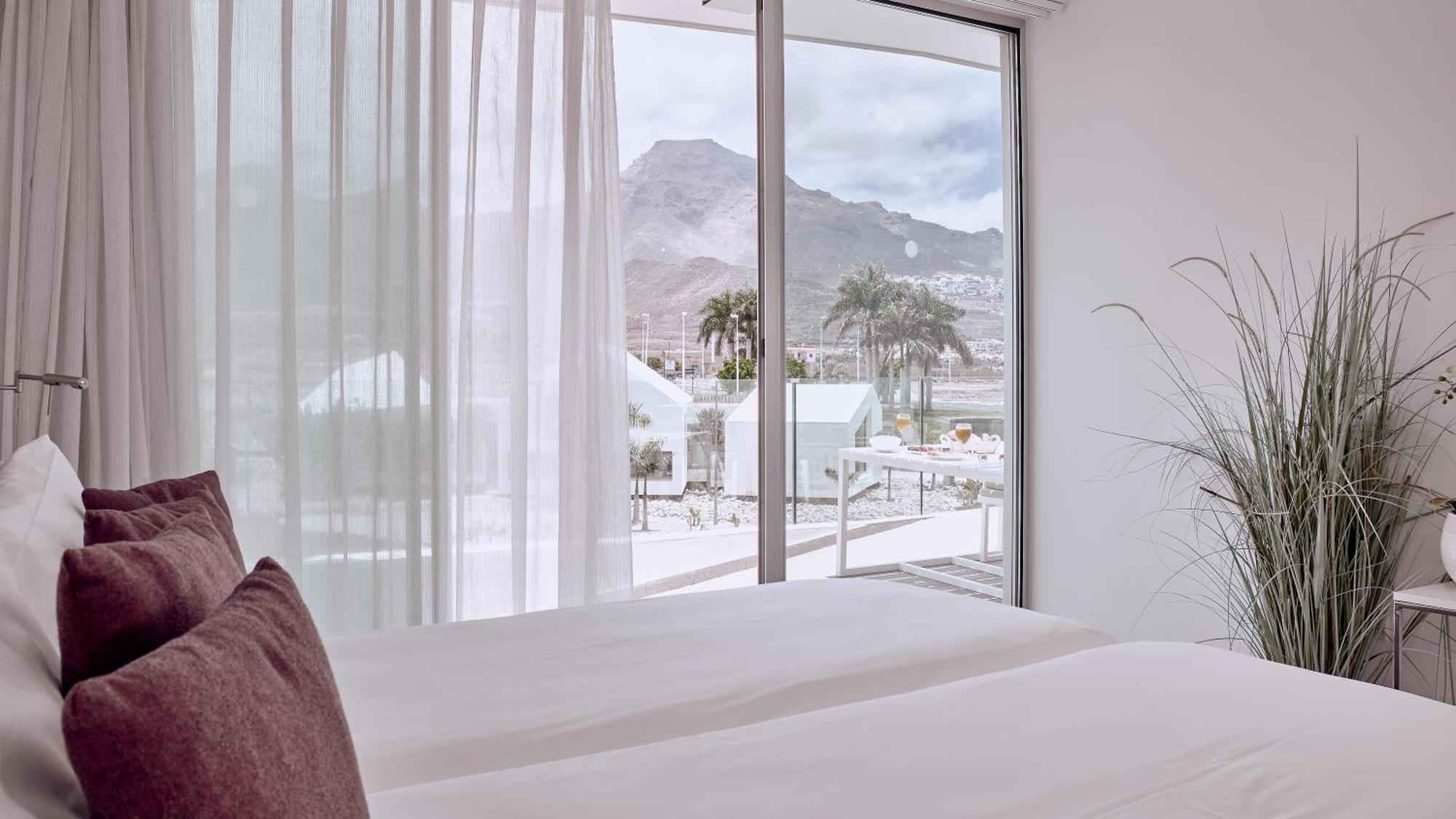 Serenity Pico 2 bedroom Suite mountain view