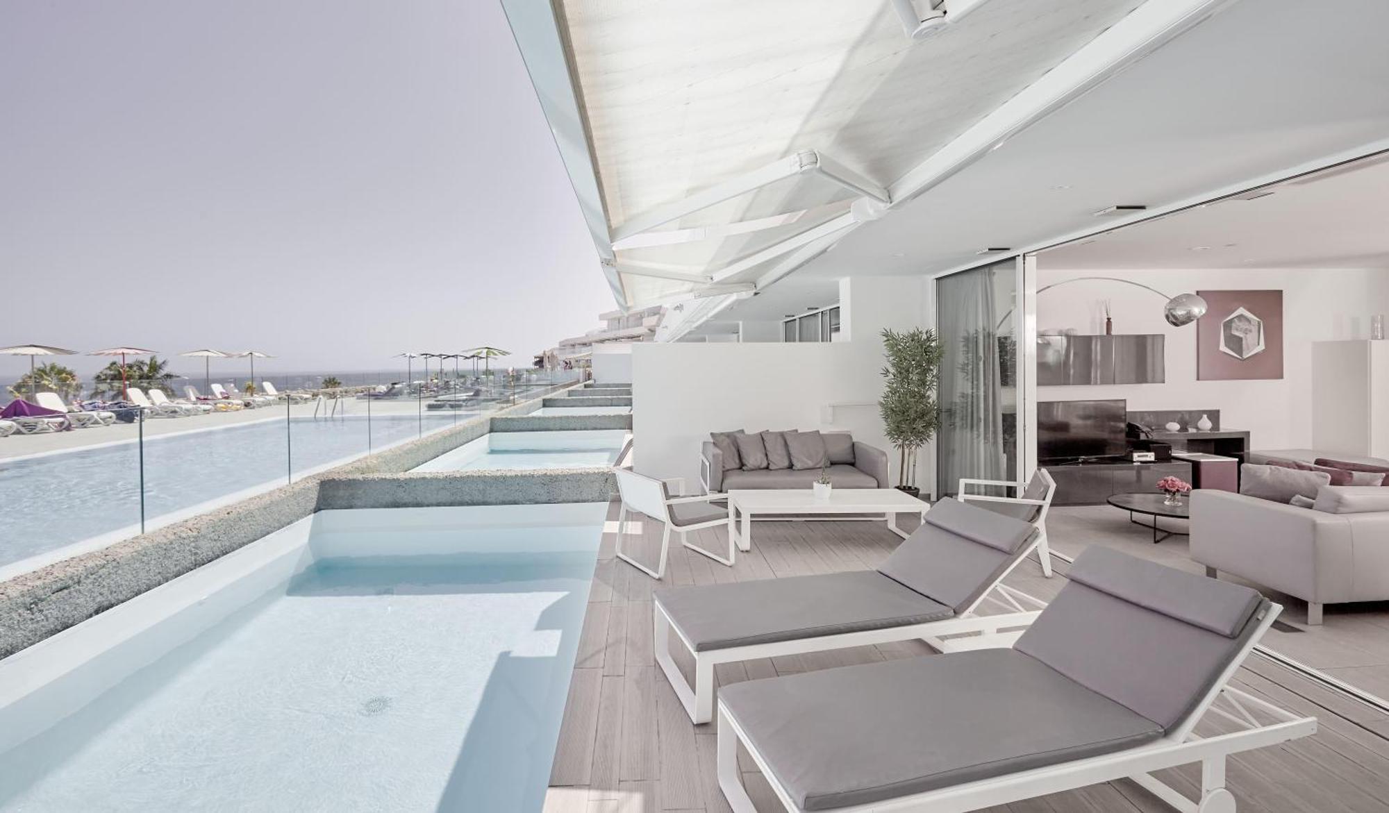 Divinity Rio 1 bedroom Suite private pool sea view